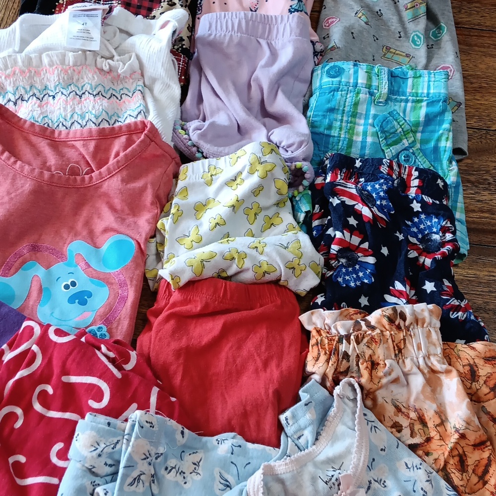 Bundle of assorted girls clothes